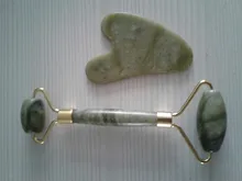 Gua Sha-Rodillo de Jade Natural, masajeador de cara delgada, herramientas de elevación, piedra verde, antiedad, arrugas, belleza de la piel, conjunto de cuidado