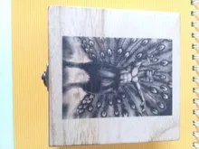 Reloj de madera bambú con mensaje y logo grabado personalizable, reloj OEM tallado con diseño creativo e impresión láser hecho a pedido, n° de producto