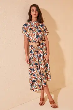 

Trendyol Asymmetrical Dress TWOSS20EL0752