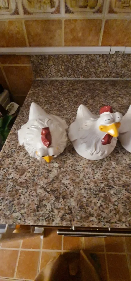 Chicken Yard Art Resin Chicken Home Decoration Backyard Lawn Garden Stakes Farm Rooster Cockerel Steel Chicken Resin Sculptures photo review