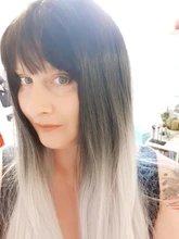 Peluca de pelo sintético para mujer, cabellera artificial de 26 pulgadas, largo, liso, negro, gris, con flequillo, Color gris, resistente al calor