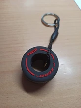 Llanta pequeña de dibujos animados para hombre y mujer, llanta pequeña creativa de moda colorida Unisex, bolso de simulación de neumático de coche, colgante de llavero, regalo para amantes del coche