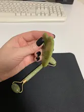 Natural Jade rodillo Guasha piel raspador Set Facial piedra reafirmante cara Anti-envejecimiento ojos hinchados masajeador cuello Anti arrugas