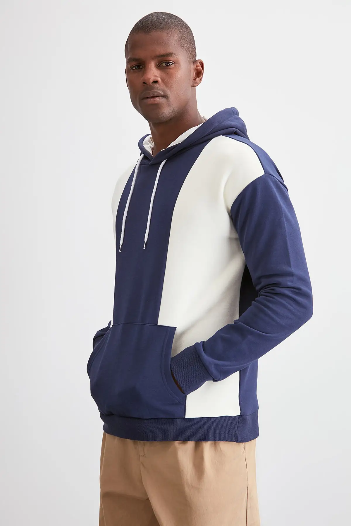 

Trendyol Male Hooded Kangaroo Pocket Long-Sleeve Sweatshirt TMNAW20SW0526