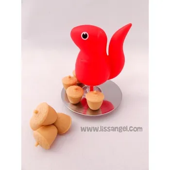 

Squirrel with support for Magnets with Acorn shape