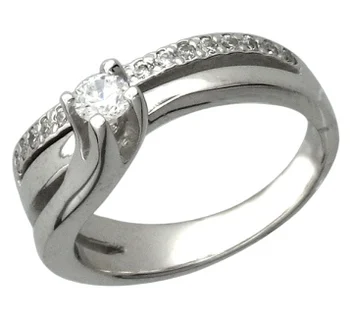 

Esthete ring with 17 cubic zirconia
