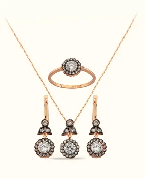 

Diamond Looking Authentic Team 02-560-ES0022