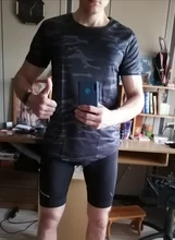 Camiseta deportiva de camuflaje para hombre, camisa de manga corta ejercicio, gimnasio, compresión, ajustada, para correr, Fitness, 2021