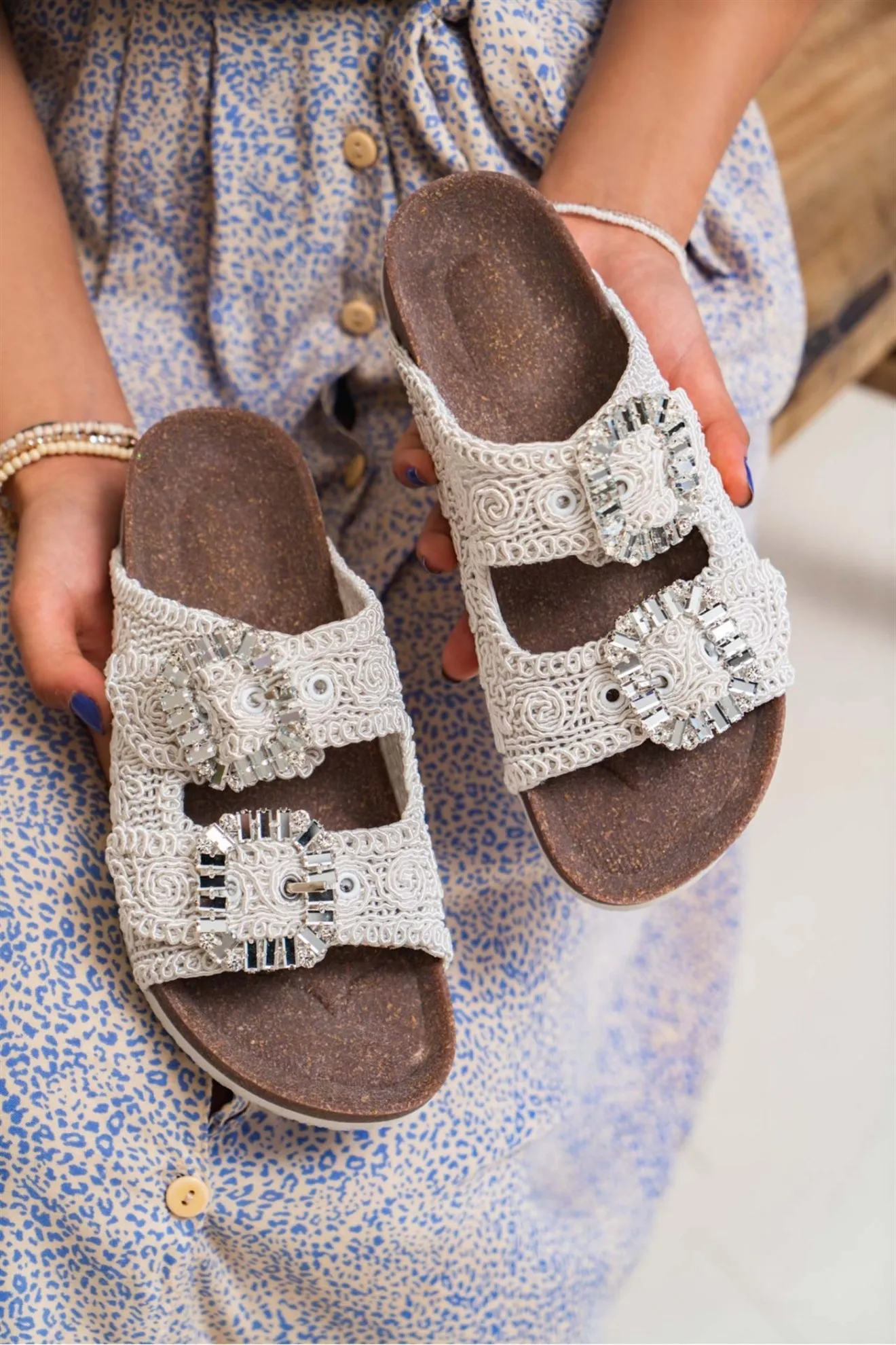 

Women's Summer Beach Sandals Fashion Bright Bling Cork Slippers Designer Female Flat Home Snug Shoes Women Shoes 2022 New Season