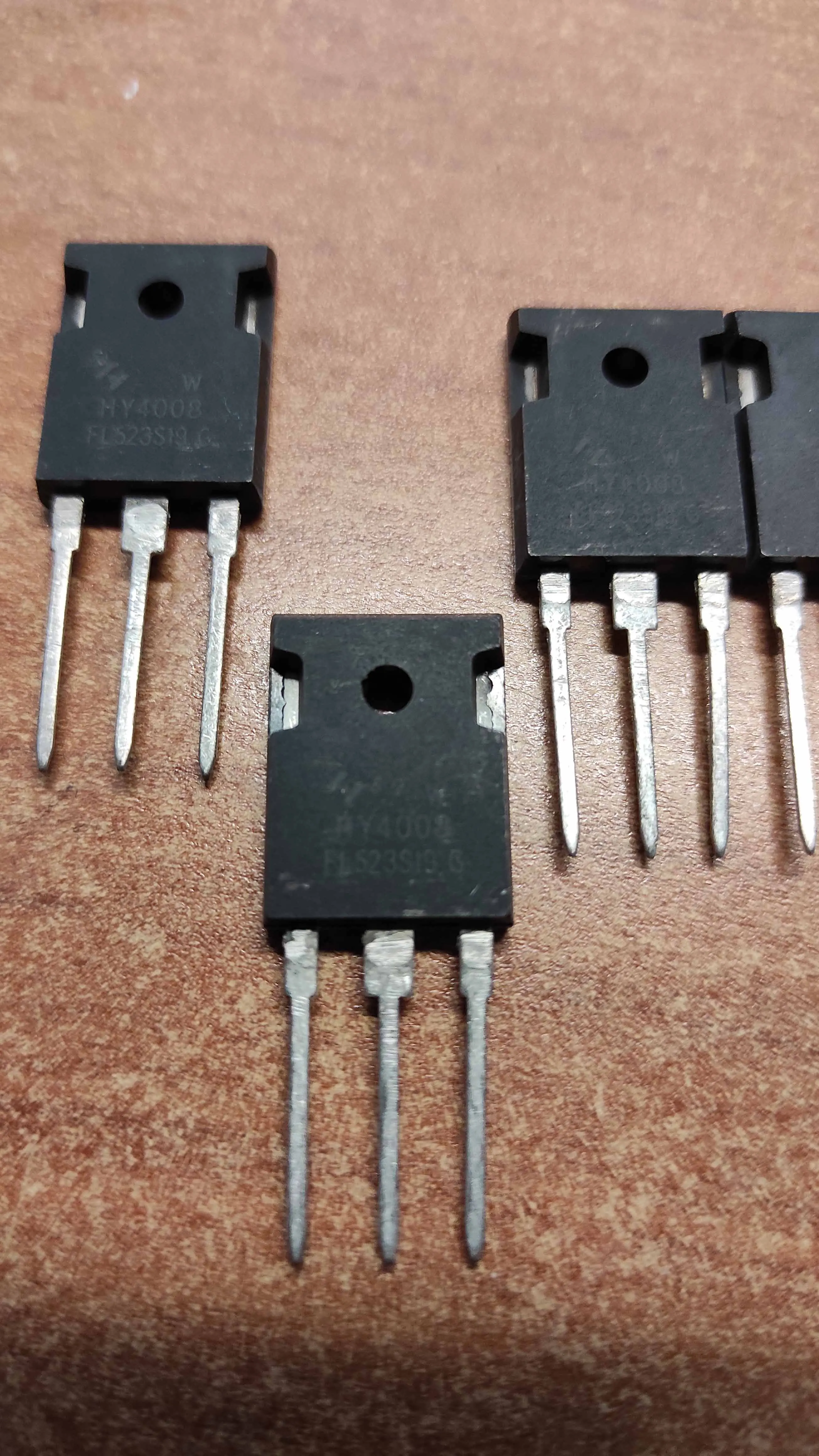10pcs HY4008 HY4008W Integrated Circuit IC