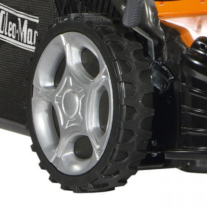 6607-9104E1А Газонокосилка Oleo-Mac G53TK ALLROAD EXA4, двиг. Емак К800OHV(196 cc), самоходная, травосборник 70 л, 36 кг