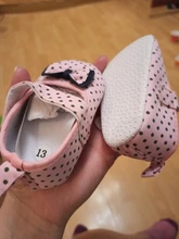 Zapatos para bebé recién nacido, suela antideslizante, zapato de cuna con estampado de lunares y lazo, zapatilla de deporte informal para bebé de 3 a 12 meses, 2019