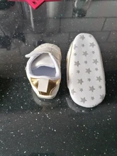 Zapatos de cuna de piel sintética para bebé recién nacido, zapatillas de deporte para niño y niña