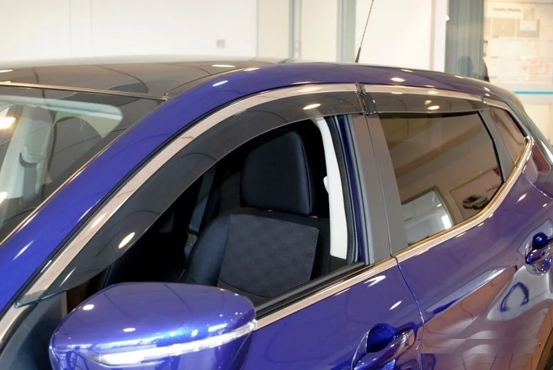 Дефлекторы окон Nissan Qashqai-> комплект 4 штуки молдинг нержавейка ветровики на окна козырьки от дожди и солнца