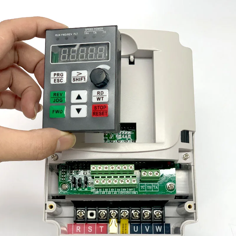 

5.5KW220v/380v Single Phase input and 3 Phase Output Frequency Converter/Adjustable Speed Drive/ VFD For spindle motor