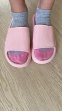 Zapatillas de plataforma gruesa para mujer, sandalias deslizantes de suela blanda Eva, zapatos antideslizantes de verano para el baño y el interior