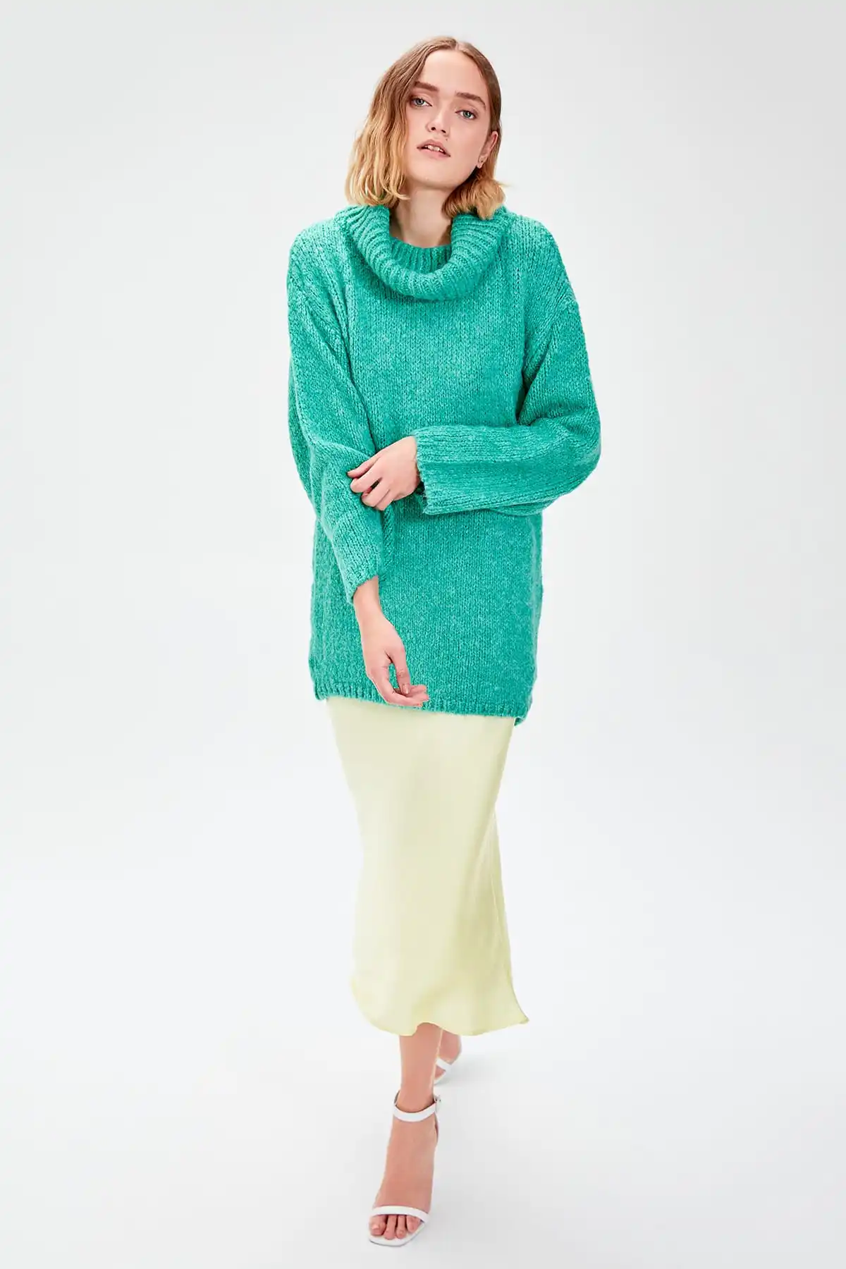 

Trendyol WOMEN-Green Funnel Collar Sweater Sweater TWOAW20NV0025