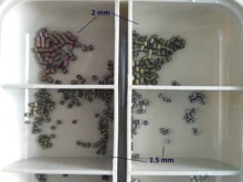 500 Uds 1,5 2,0 2,5mm cuentas engastadas de cierre de tubo de cobre dorado cuentas espaciadoras de tope para la fabricación de joyas suministros collar