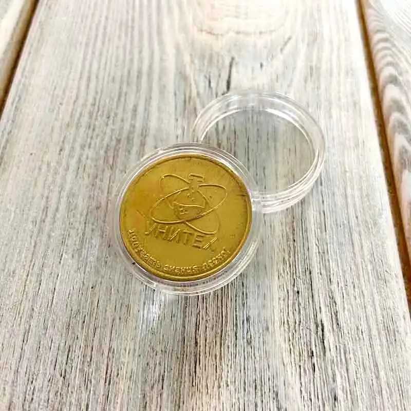 монетка под. капсула для монет 33мм-38мм. монета под пятку. монетка под. монетка в отверстием внутри.