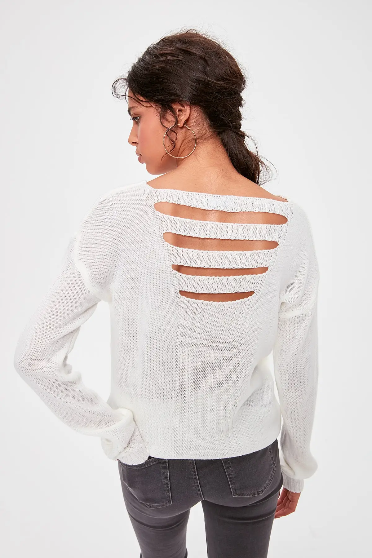 

Trendyol Ecru Backpack Detailed Knitwear Sweater TWOAW20KZ0134