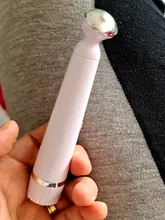 Mini eléctrico vibrador masajedaor de ojos Anti-envejecimiento arrugas círculo oscuro pluma de rejuvenecimiento belleza pluma portátil