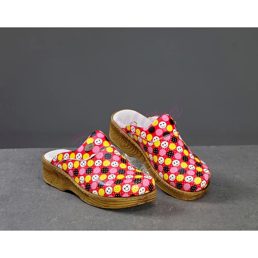 2021 New Ortopedico Sabo Women Nurse Doctor Dentista Chef Lavoratori Pantofole Casual Eva Laboratory Quality Soft Comfort Hot Zoccoli