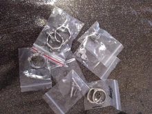 Huitan-anillos de banda estilo Partysu para mujer, 3 filas con piedra redonda de circón Blanco/azul, anillos y joyas para boda para mujer, artículo Simple