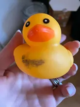 Casco de viento roto de pato amarillo pequeño, accesorios bonitos para coche Interior, Ola de viento rota, adorno de coche de pato, decoración de ciclismo