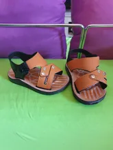 Sandalias de verano para niños y niñas, zapatillas de cuero antideslizantes suaves para exterior, zapatos planos para la playa, B0031