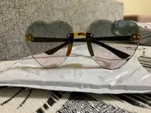 Gafas de sol sin montura con forma de corazón para niños, anteojos de sol deportivos a la moda, con Lentes rojas en color gris y Rosa, con UV400