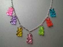 Collar de oso de dibujos animados de color caramelo, colorido Oso de resina hecho a mano, joyería para fiesta