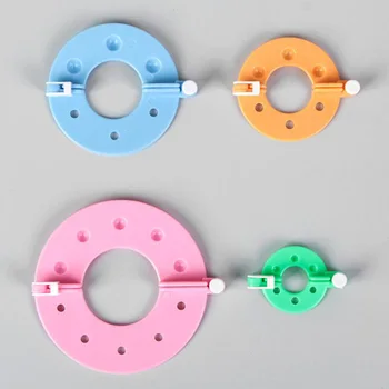 

1215370 set of 4 PCs D9/7/5,5/3,5 cm mix pompoms making devices