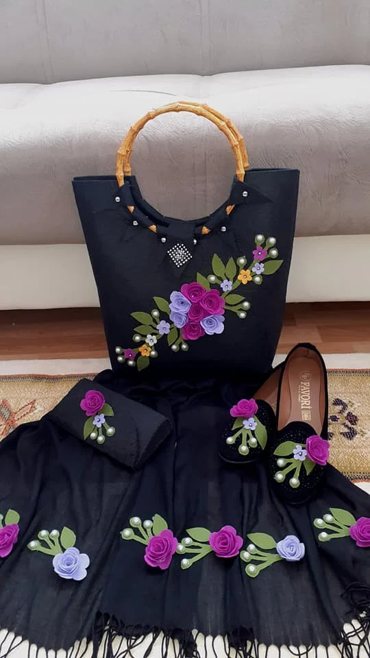 

Felt tote, large tote, personalized tote, shopping tote, shopper bag, Black Friday Sale 20%, Bag,wallet,shoe,shawl