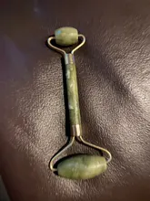 Rodillo de Jade con piedra de cristal rosa, rodillo de masaje de estiramiento Facial, masajeador adelgazante Facial, piedra de cuarzo Natural, herramienta de masaje para cuello, 1 unidad