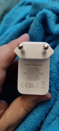 Отзыв о товаре Оригинальный адаптер питания Oneplus Warp Charge 65 Вт, быстрое зарядное устройство стандарта ЕС и США 65 Вт, кабель Type C-Type C One Plus 9 pro 9R 8T 8 nord n100 от пользователя B***r
