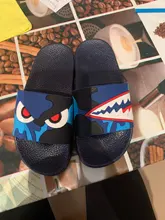 Nuevos niños de verano zapatillas para niños niñas sandalias tiburón de dibujos animados niños Flip Flop casa Zapatos para el baño de bebé Casual zapatos planos para la playa