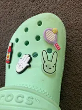 Abalorios de Croc JIBZ que brillan en la oscuridad, accesorios de decoración de PVC, Bad Bunny de botón JIBZ para regalo para niños, 1 Uds.