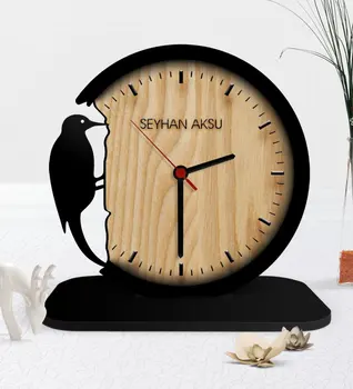 

Personalized Decorative Woodpecker Wood Desktop Clock