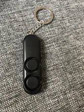 LLavero de seguridad Personal de 130dB para mujer, dispositivo de autodefensa, con altavoces duales, alarma de Panic, colgante de bolsa portátil