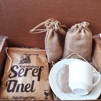 

KURUKAHVECİ ŞEREF ÜNEL GIFT COFFEE BOX