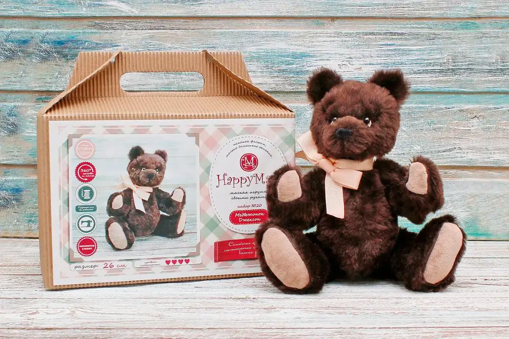 Набор для шитья текстильной куклы из меха HappyMade Ш02" Медвежонок Джексон"