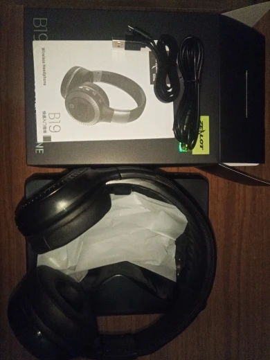 Отзыв о товаре Наушники ZEALOT B19 с ЖК-дисплеем, Hi-Fi стерео наушники, Bluetooth беспроводная гарнитура с микрофоном, FM-радио, слот для карт памяти TF от пользователя E***k