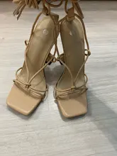 Aneikeh de verano zapatos de mujer Sandalias, de la Pu de moda Cruz-atado tacones de encaje fiesta bombas tamaño 35- 42 albaricoque blanco negro