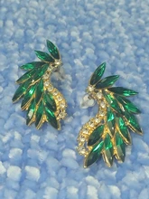 LUBOV-pendientes de tuerca con alas de colores para mujer, 3 estilos, piedra de cristal acrílico, Piercing, joyas de boda de última moda, regalo de Navidad