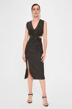 

Trendyol Waist Low-Cut Dress TPRAW20EL0512