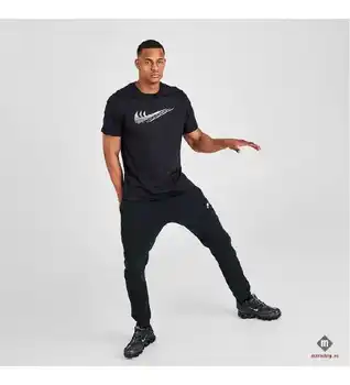 

Nike Sportswear Triple Swoosh short-sleeved T-shirt