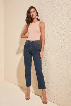 

Trendyol Pocket Detail High Bel Mom Jeans TWOSS20JE0183