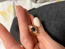 Huitan-Anillo de bruja para mujer, piedra negra única, ajuste giratorio, Diseño de banda, Color oro rosa, anillos de dedo de compromiso para mujer, venta al por mayor