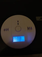 Envío Gratis! LCD CO Sensor trabajo solo construido en 85dB sirena de sonido independiente envenenamiento por monóxido de carbono Detector de alarma de advertencia