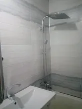 Uythner-Grifo de ducha efecto lluvia para pared, mezclador de agua para bañera, negro mate